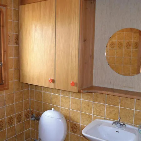 2 Bedroom Awesome In Dom wakacyjny